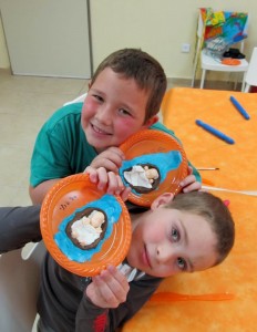 סדנת בצק סוכר בקייטנת פסח: פיסול משה בתיבה